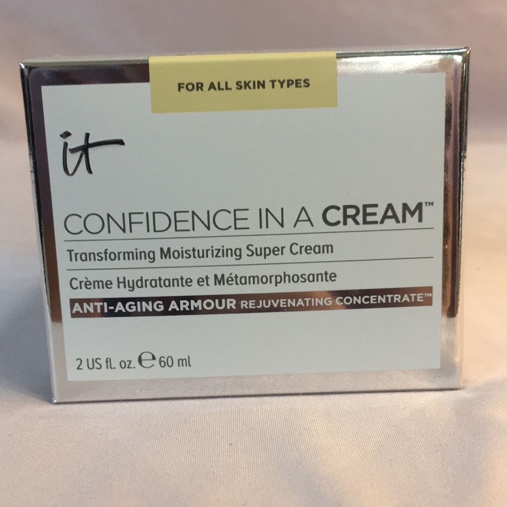 IT COSMETICS CONFIDENCE IN A CREAM
